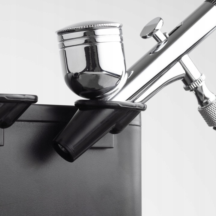 Royalmax TC-106K airbrush készlet kompresszorral és két 0,3mm-es szórópisztollyal